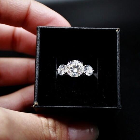 Round 2 CT Moissanite Cubic Zirconia Three-Stone Engagement Ring 925 Silver 6 - Picture 4 of 11
